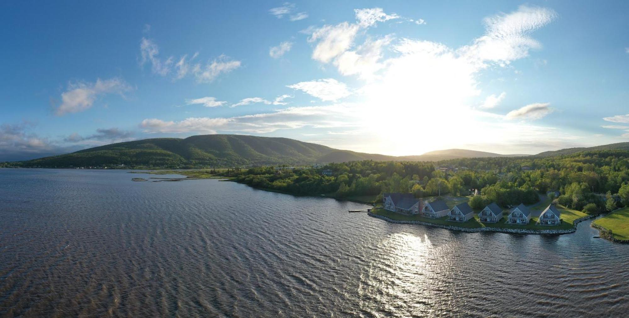 Keltic Quay Cottages & Bayfront Lodge Whycocomagh Exterior foto