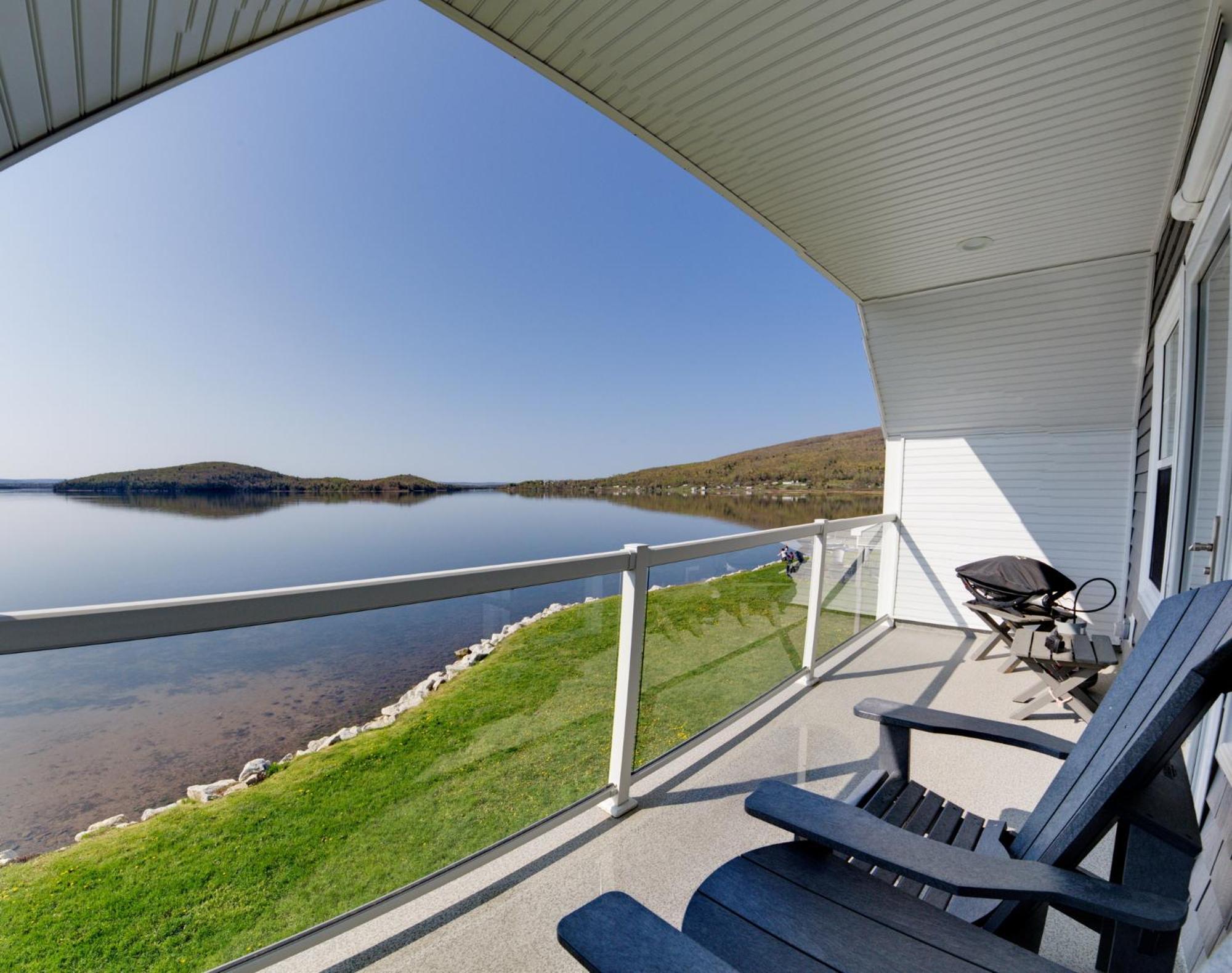 Keltic Quay Cottages & Bayfront Lodge Whycocomagh Exterior foto
